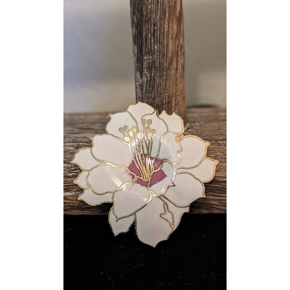Vintage White Pink Gold Hibiscus Brooch - Picture 2 of 4
